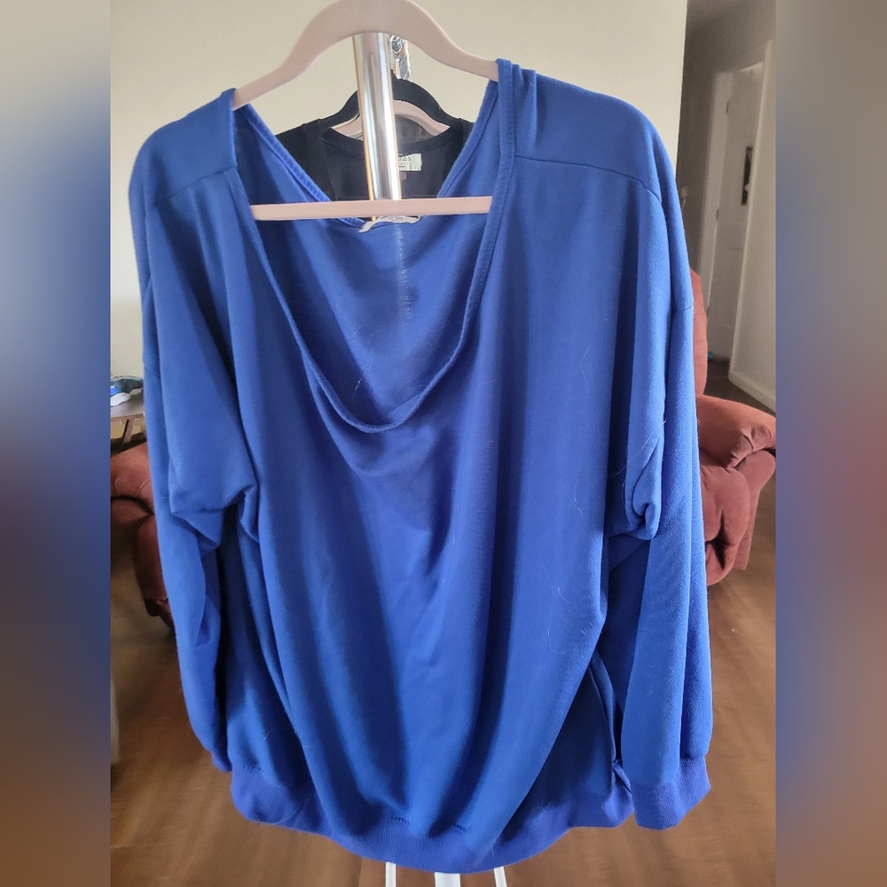 Elegant Royal Blue Women's Sweatshirt